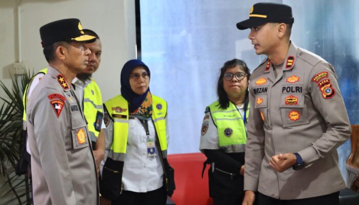 Kapolda Aceh Tinjau Pos Pelayanan Operasi Ketupat Seulawah 2026 di Bundaran Lambaro dan Bandara SIM