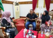 Kak Na Jamu Bang Ucok di Meuligoe Gubernur Aceh
