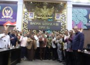 Mualem Saksikan Langsung RDP DPR-RI Bahas Revisi UUPA