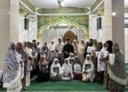 Nasir Djamil Salurkan Mushaf Al-Qur’an untuk Ibu-Ibu Pengajian di Kutablang, Dukung Semangat Mengaji