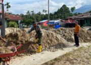 Kodim 0118/Agara Angkut Material Pembangunan Jembatan Gantung Perintis di Desa Kati Maju Aceh Tenggara