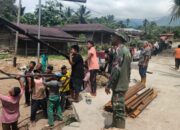 TNI dan Warga kencangkan Tali Sling Jembatan Gantung Perintis di Aceh Tenggara