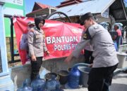 Hadir untuk Masyarakat, Polres Pidie Salurkan Bantuan Air Bersih ke Gampong Dayah Beureueh