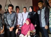 Pemko Banda Aceh Salurkan Kursi Roda untuk Lansia Penyandang Disabilitas di Cot Lamkuweuh