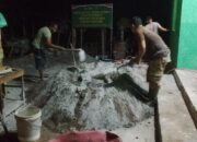 Satgas TMMD ke-129 Kodim 0102/Pidie Lembur Malam, Kebut Pengecoran Lantai RTLH Demi Capai Target