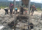 Kodim 0108/Agara dan Warga Gotong Royong Perkuat Jembatan Gantung Perintis di Desa Kumbang Jaya, Aceh Tenggara