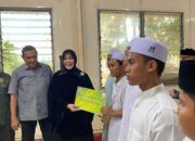 Bantu Santri Kurang Mampu, Pemko Banda Aceh Salurkan Beasiswa kepada 96 Santri