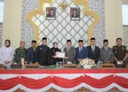 DPRK Banda Aceh Terima Raqan Perubahan APBK 2026 dari Pemko