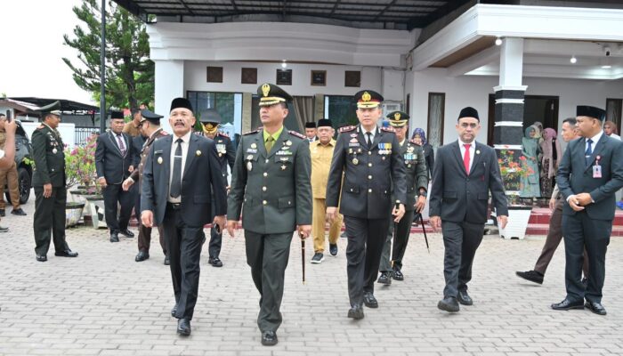 Kapolres Pidie Hadiri Upacara HUT ke-81 TNI, Perkuat Sinergi TNI-Polri