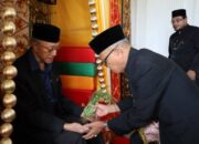 Usai Pengobatan di Malaysia, Wali Nanggroe Aceh Disambut Prosesi Peusijuek